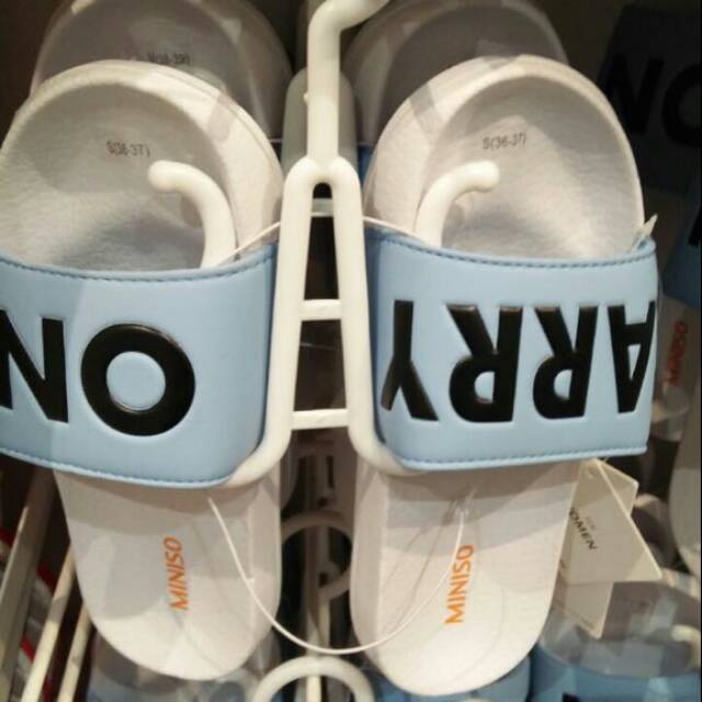 Sandal miniso carry on hot sale