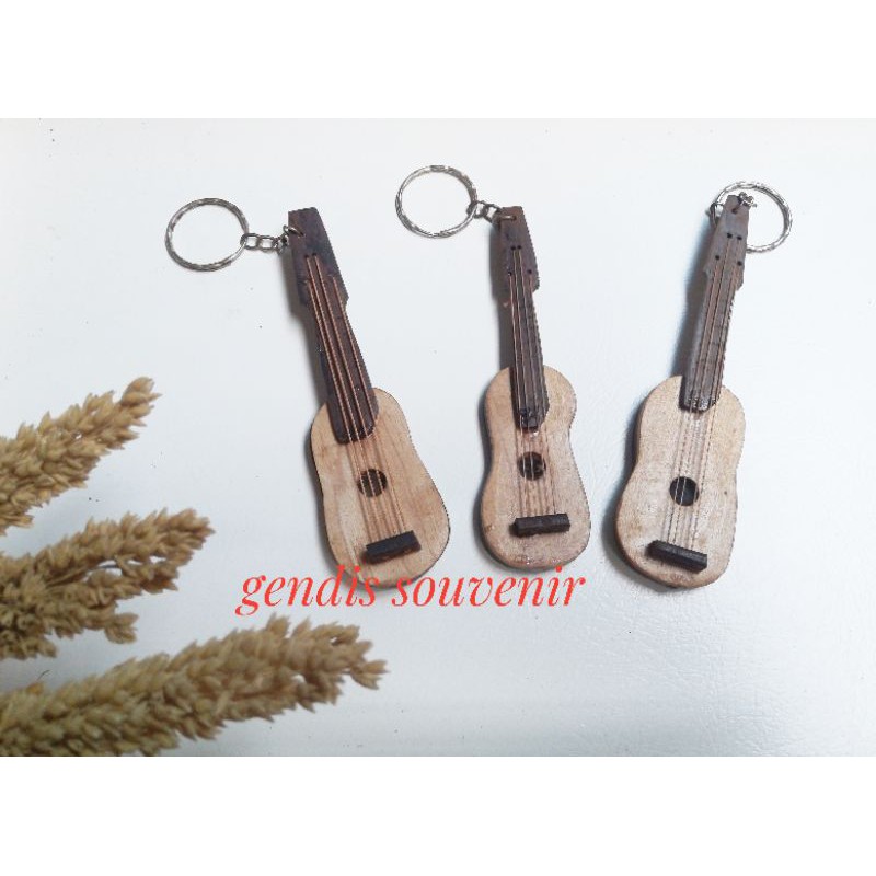 Jual Gantungan Kunci Gitar Kayu Rustic Gantungan Kunci Unik Souvenir Kayu Gantungan Kunci