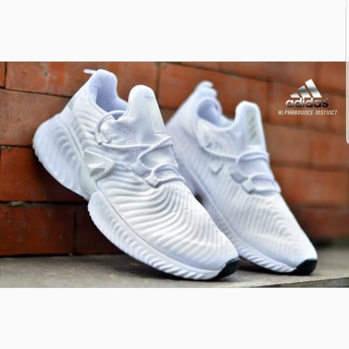 Foto sepatu 2024 adidas alphabounce