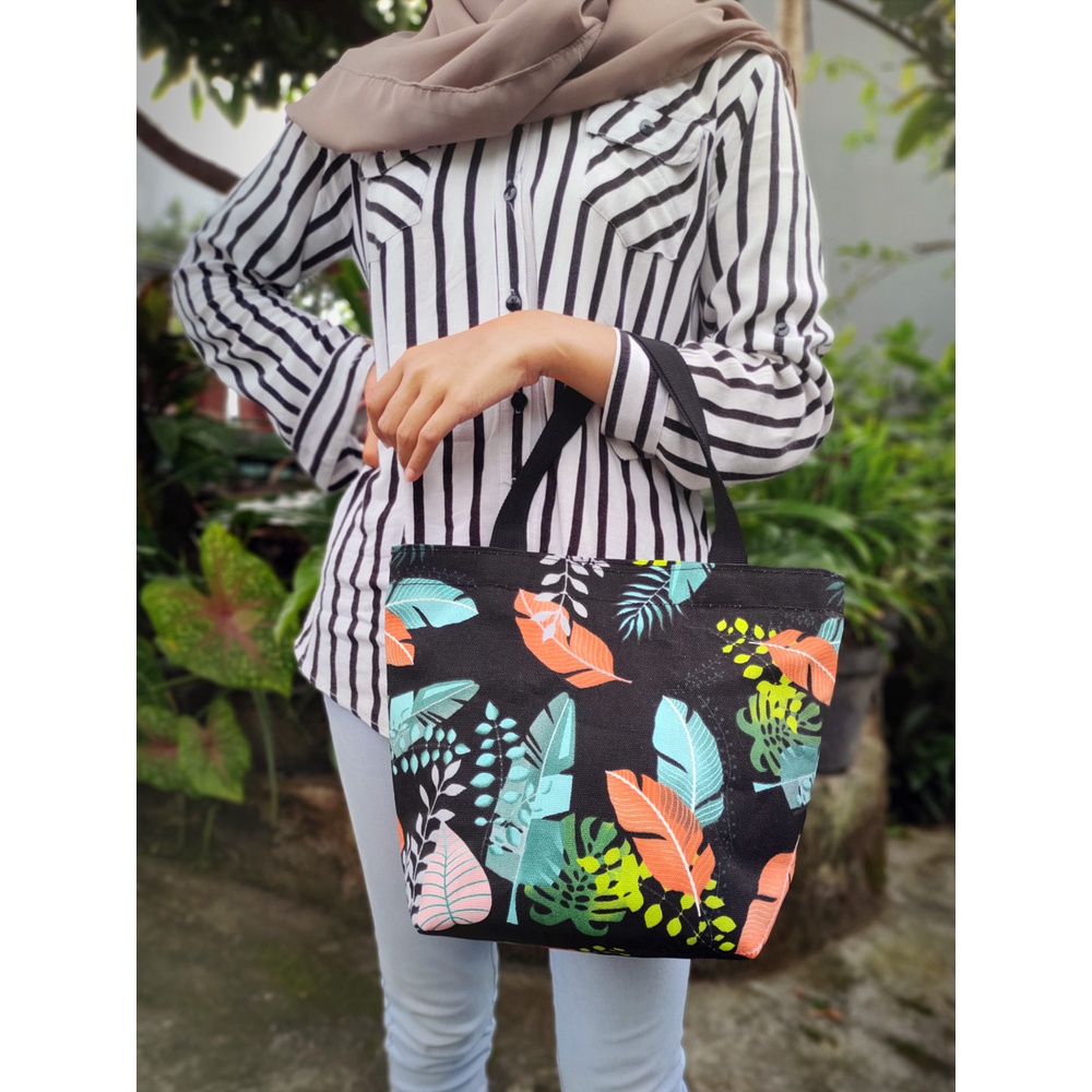 品多く MANGA ネイビーダウンバッグ200STD（Small Tote - Canvas(ONE アウトドア寝具