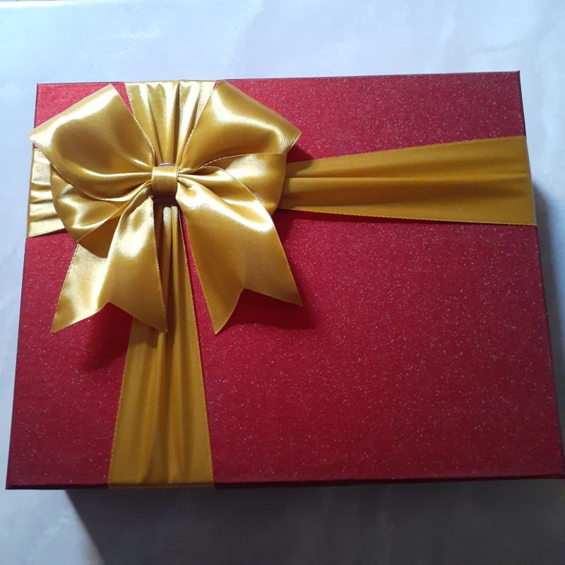 Jual Hard Box Custom Warna dan Ukuran Merah Glitter Pita Gold | Shopee ...