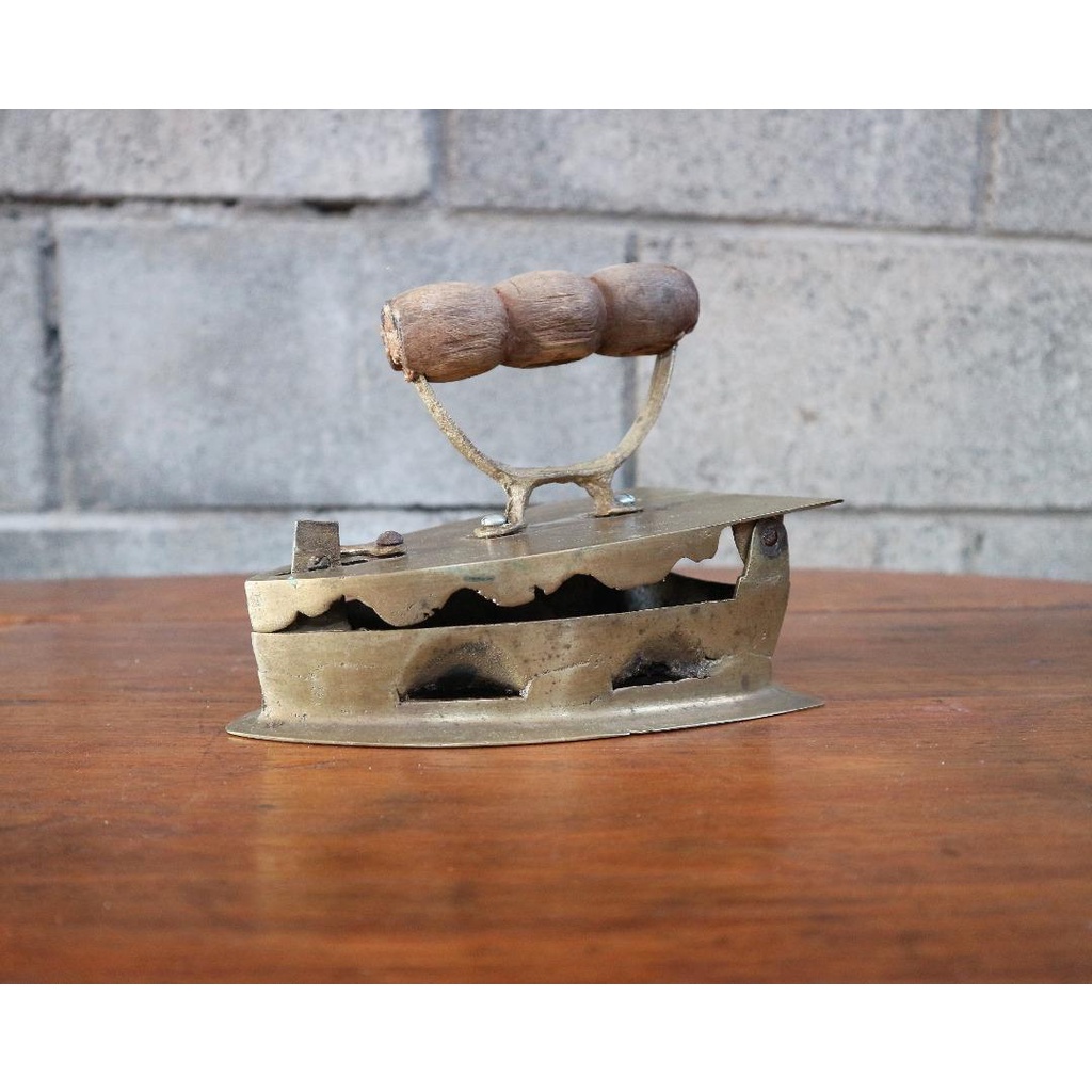 Jual Setrika Antik/Setrika Arang Jaman Dulu Bahan Kuningan | Shopee