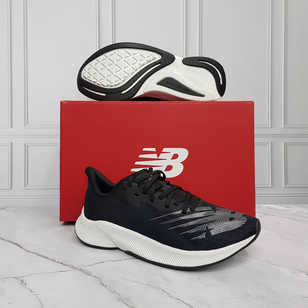 New balance 2025 fuel cell harga