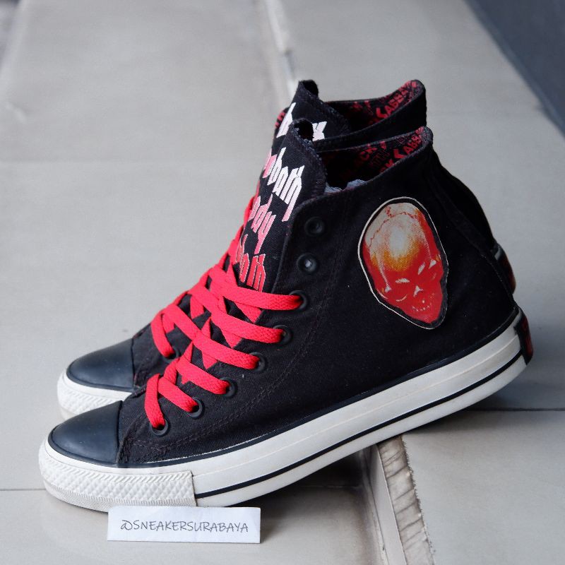 Converse hotsell black sabbath