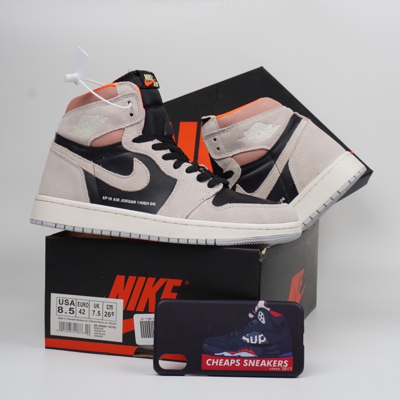 Jual NIKE AIR JORDAN RETRO HIGH OG NEUTRAL GREY HYPER CRYMSON