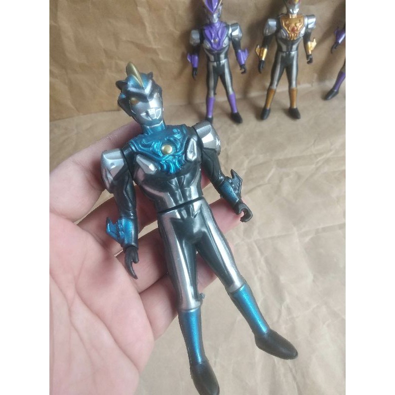 Jual MAINAN FIGURE ULTRAMAN 1 PACK ISI 4 / AUTOMAN ROBOT UKURAN 15CM ...