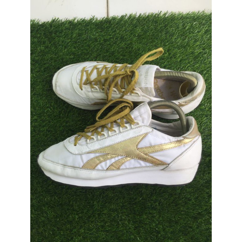 Jual REEBOK AZTEC WHITE GOLD SECOND ORIGINALS Shopee Indonesia