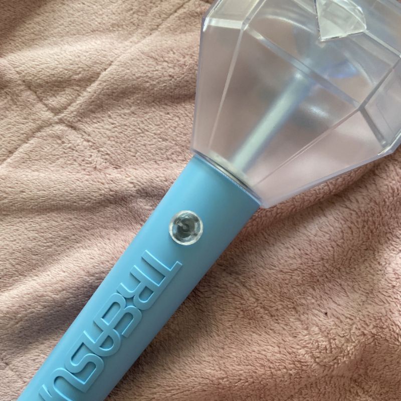 Jual TREASURE LIGHSTICK TEULIGT (UNSEALED) | Shopee Indonesia