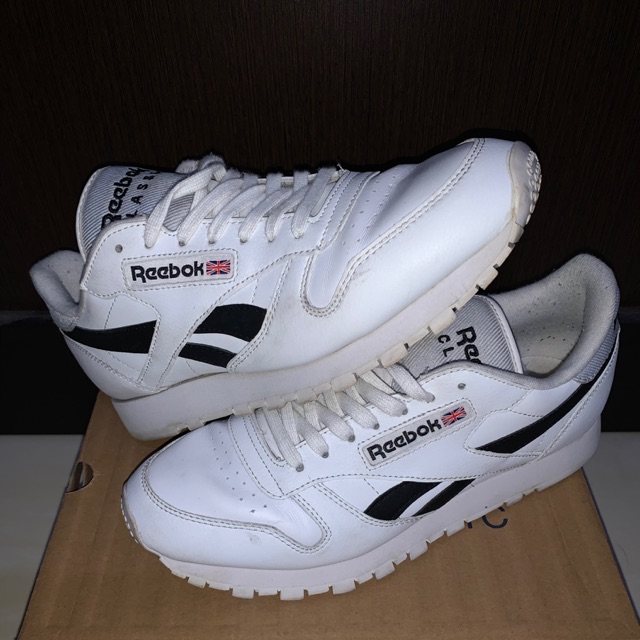 Jual Reebok classic original lengkap dengan kardus. Asli original store ...