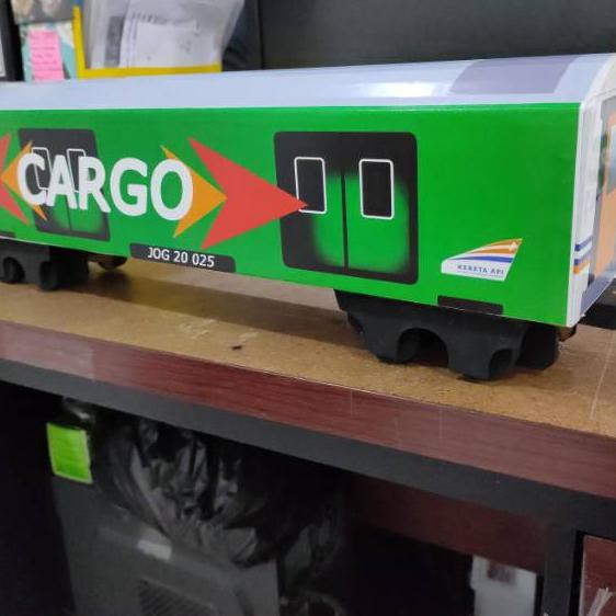 Jual Original Gerbong Kereta Api Cargo Green Code 60 - MINIATUR KERETA ...