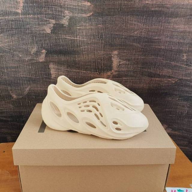 yeezy foam nude