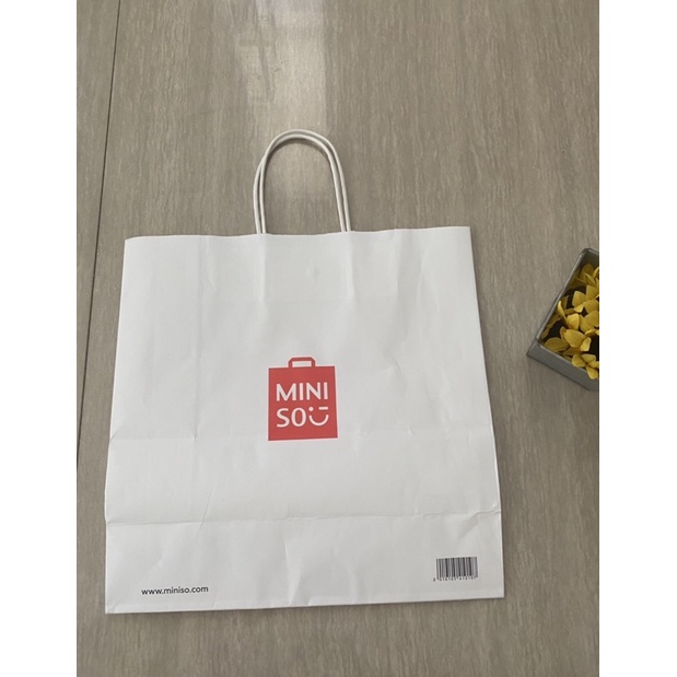 Jual Paperbag Miniso Medium / Kantong Miniso (MEDIUM) | Shopee Indonesia