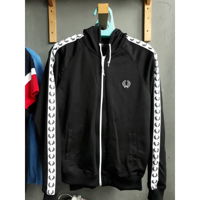 Harga hoodie fred perry store