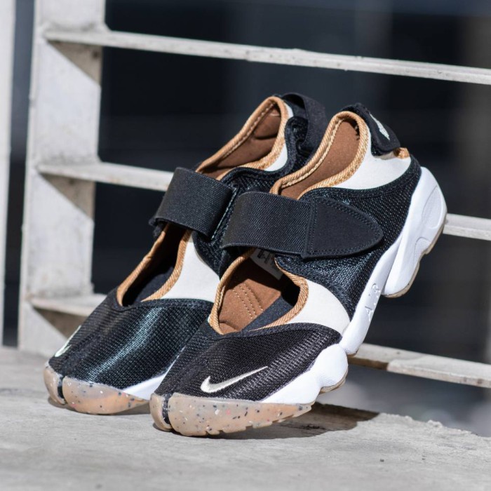 sepatu sandal nike