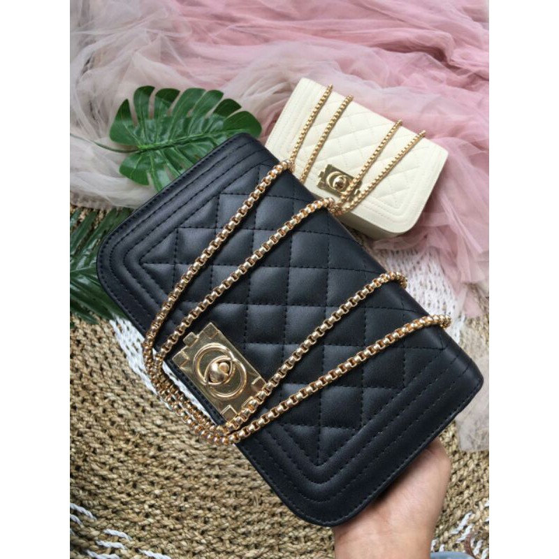 TAS WANITA BEST SELLER. TAS CHANEL Boy LOOK LIKE IMPORT