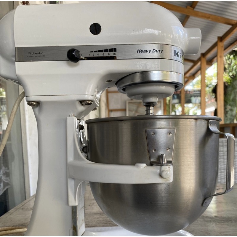 KitchenAid 5K5SSWH - 5-QT. Heavy Duty Stand Mixer