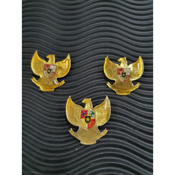 Jual pin garuda pancasila | pin garuda 2 cm | Shopee Indonesia
