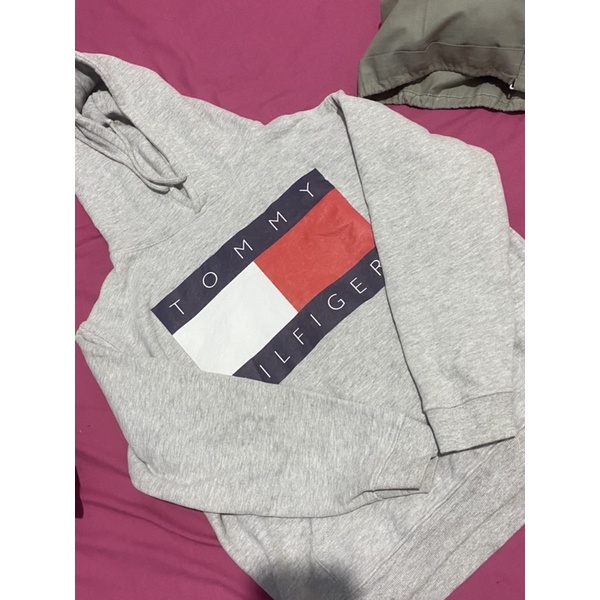 Tommy hilfiger big logo hoodie hotsell
