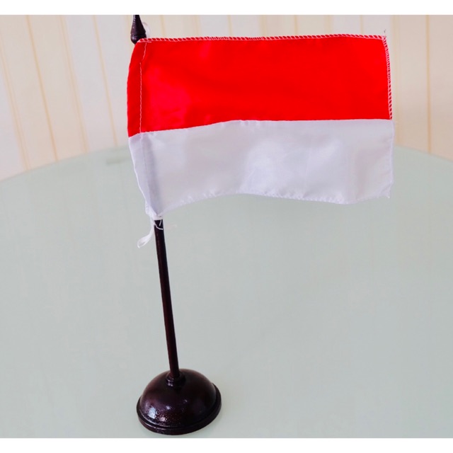 Jual Bendera Tiang Indonesia Merah Putih Hiasan Meja Kayu Spesial