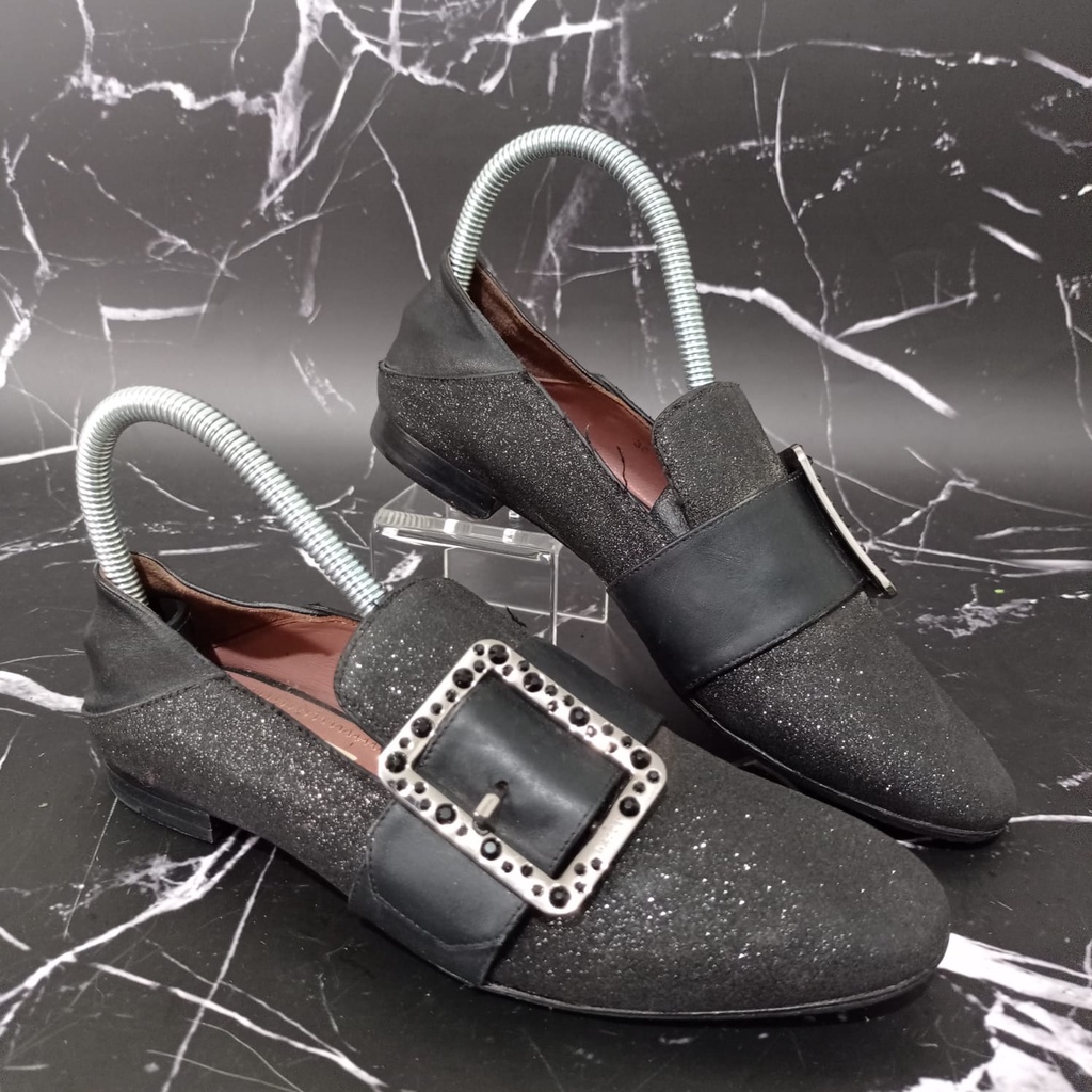 Mencari Nama yang Sempurna: Panduan Lengkap Memilih Nama Toko Online Loafer Shoes Wanita