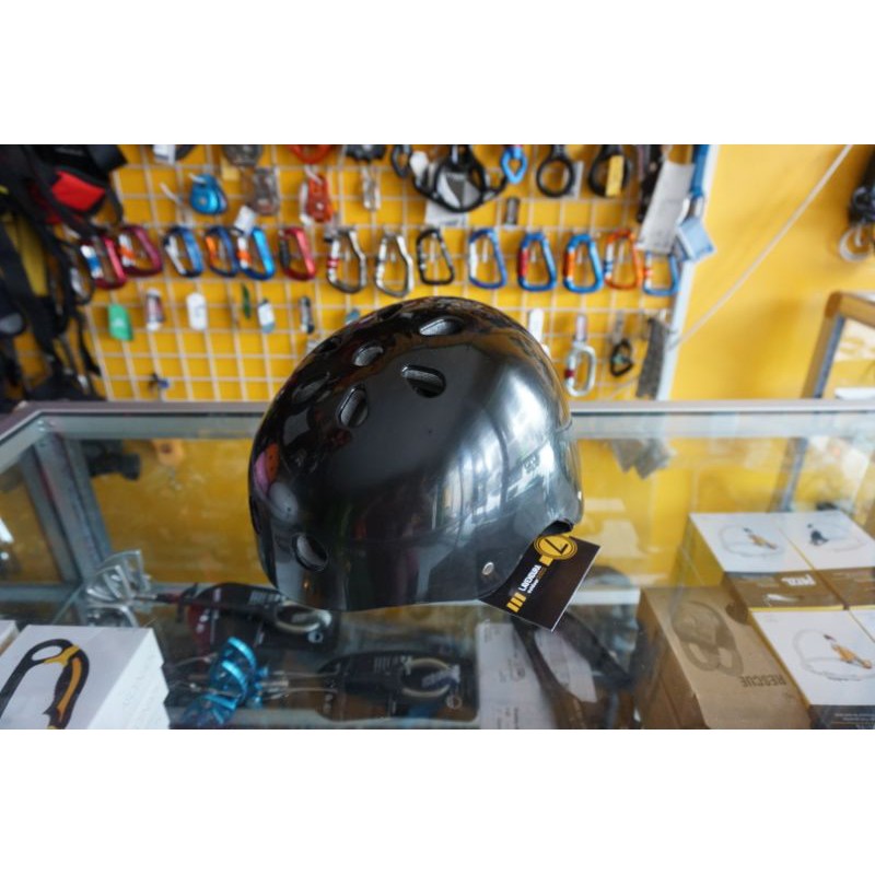 Jual Helm outdoor outbound rafting panjat wall climbing flying fox ...