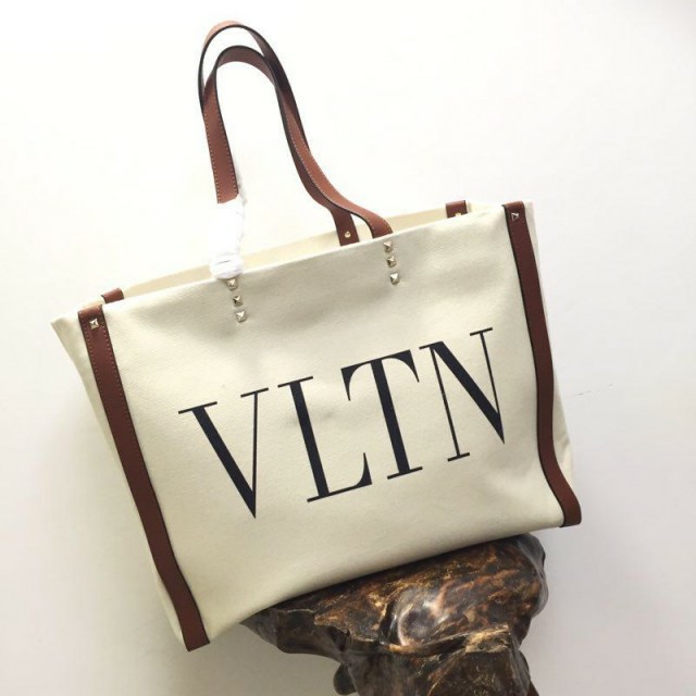 Jual Tas Valentino Garavani Shopping Tote VLTN Canvas Medium