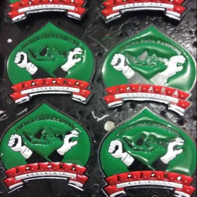Jual pin enamell costum menerima pesanan berbagai macam pin.. | Shopee ...