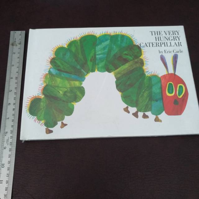 Jual The Very Hungry Caterpillar by Eric Carle (Hardcover) | Shopee ...