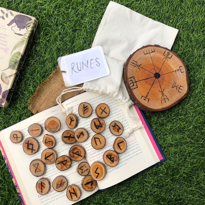 Jual Runes Board Game Fortune Teller Ramalan Rune Viking Tarot