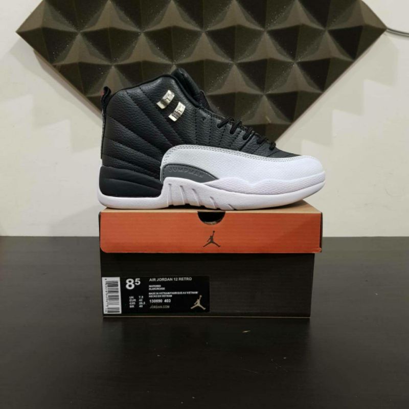 Air jordan outlet 12 retro harga