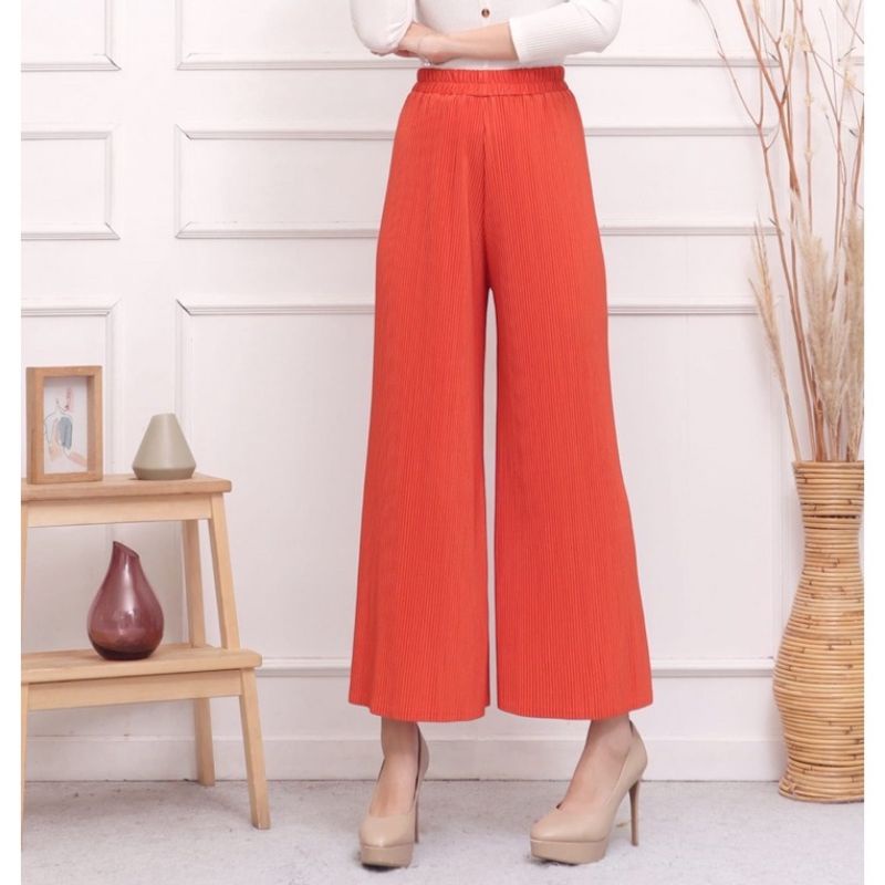 Yalangoch keksa ayollar fotosuratlari