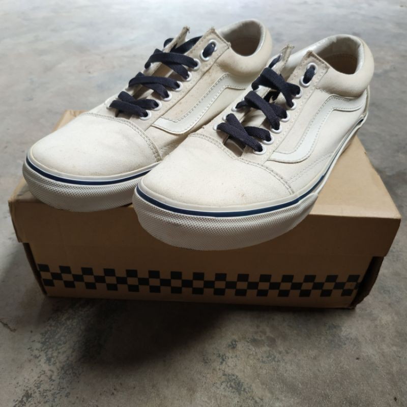 Vans store v36cl cvs