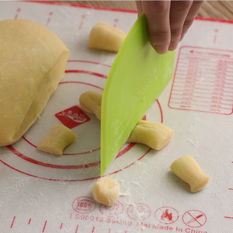 Jual Dough Cutter/ Scraper/ Pemotong Adonan Roti | Shopee Indonesia