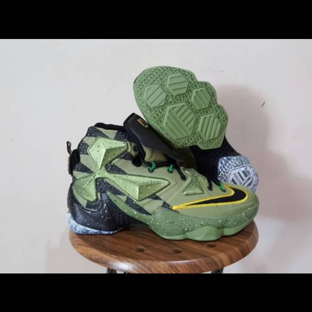 Sepatu basket nike outlet lebron james