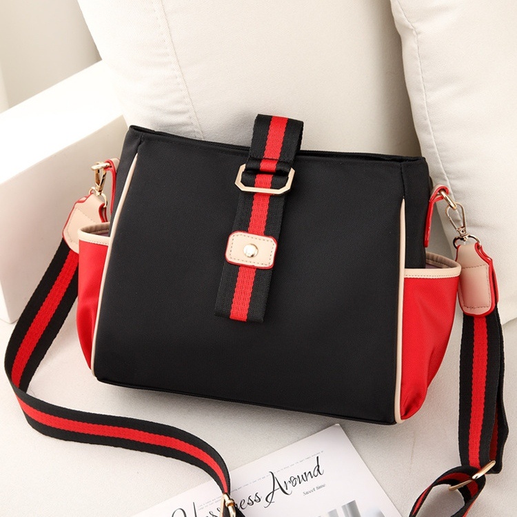 Jual TAS SELEMPANG WANITA PREMIUM KANVAS HITAM MERAH SLING BAG CEWEK