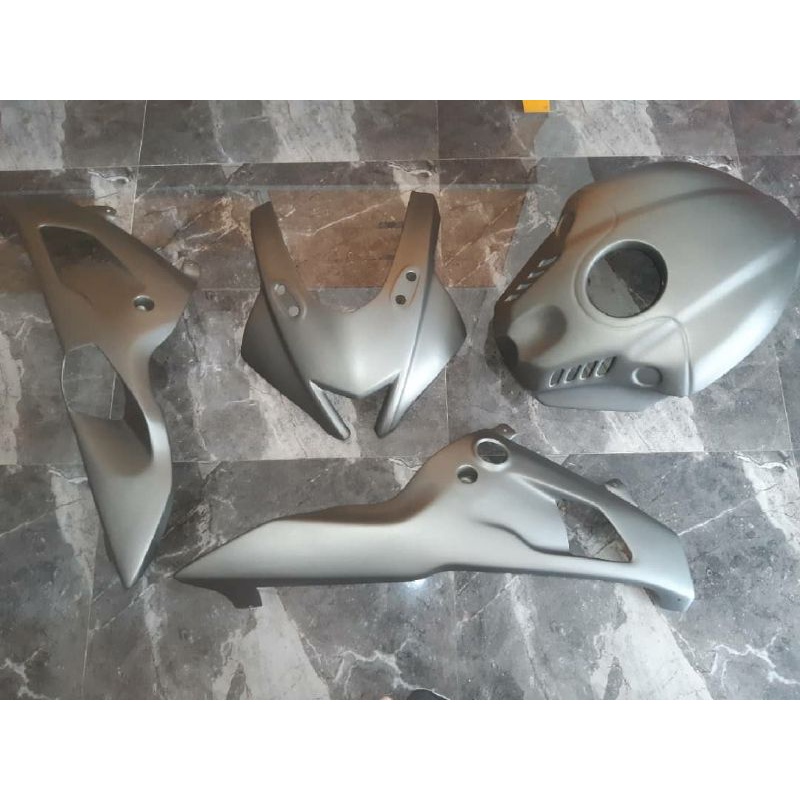 Jual Body Custom Cover tanki R1, Undercowl R1 dan Topeng Sipit R6 untuk ...