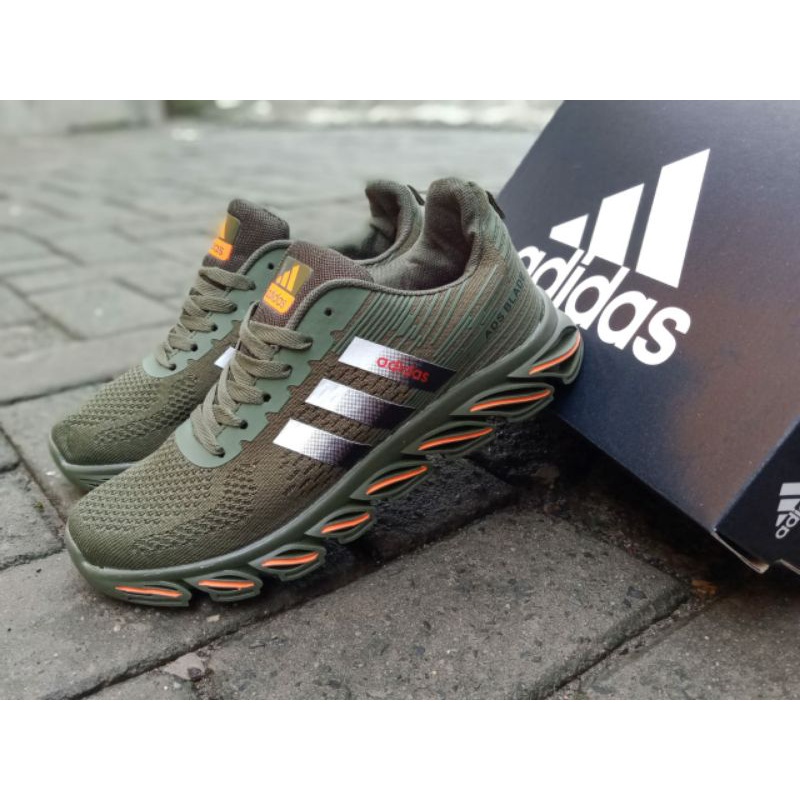 Jual sepatu adidas marathon pria merah hitam spring blade grade original sepatu olahrga pria Shopee Indonesia