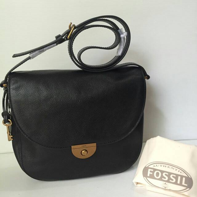 Jual fossil emi large saddle bag black 26x24x8cm Shopee Indonesia