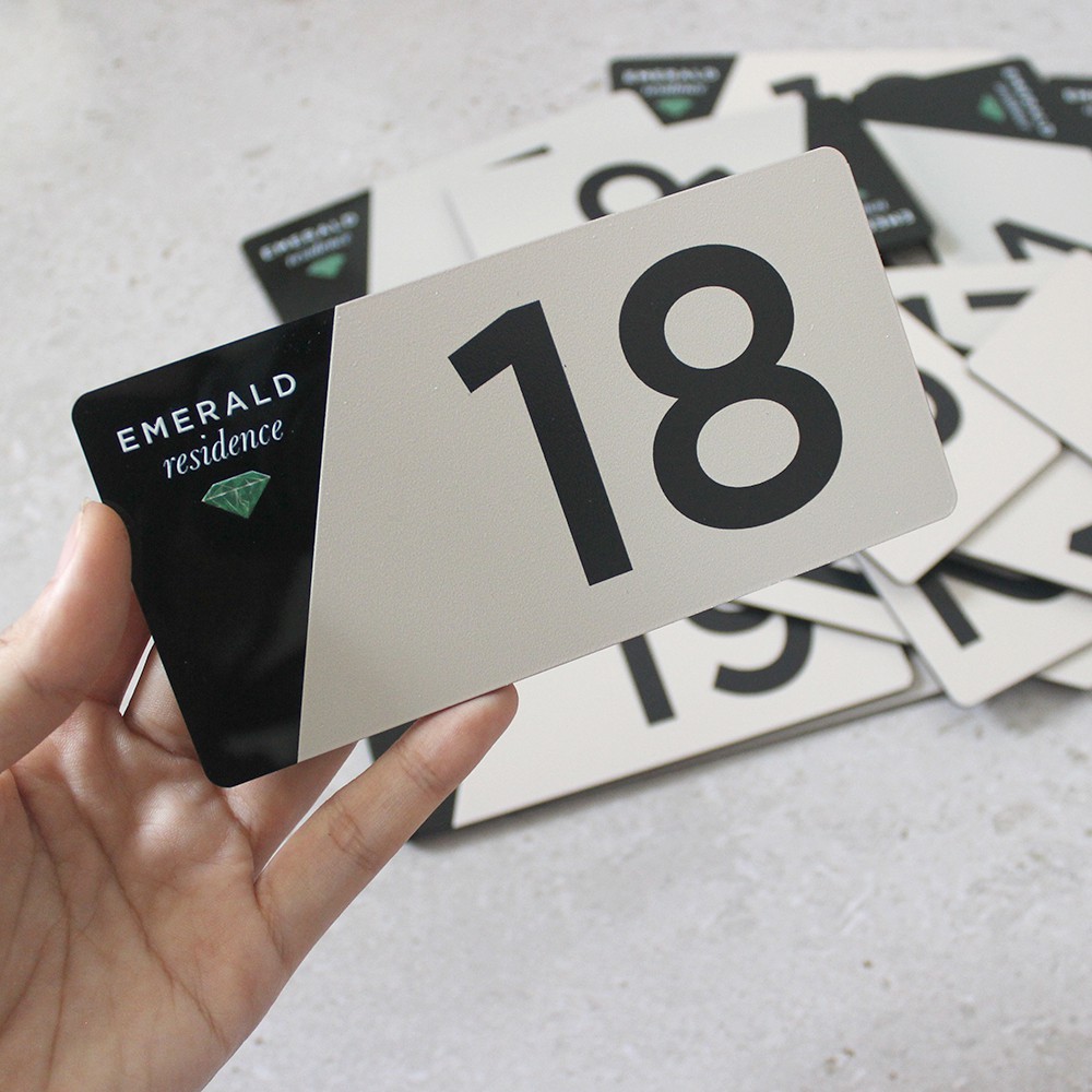 Jual Nomor Kamar Acrylic + Logo | Nomor Ruangan Akrilik | Nomor Acrylic