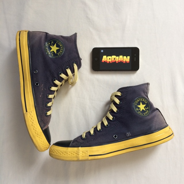 Converse on sale navy yellow
