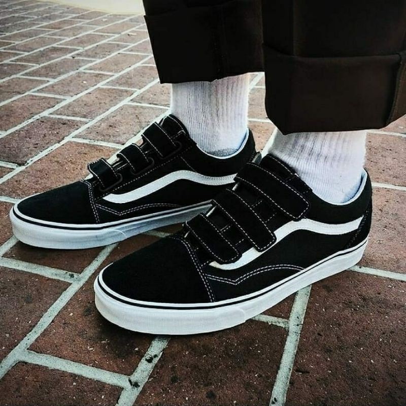 Black and white clearance old skool velcro vans