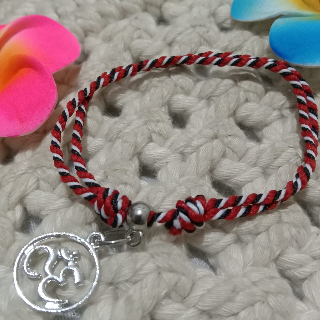 Jual Gelang Khas Bali Tridatu Dengan Bandul Omkara Ongkara Shopee