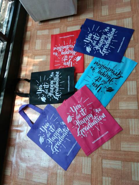 Jual Totebag Happy Graduation Tas Kado Wisuda | Shopee Indonesia