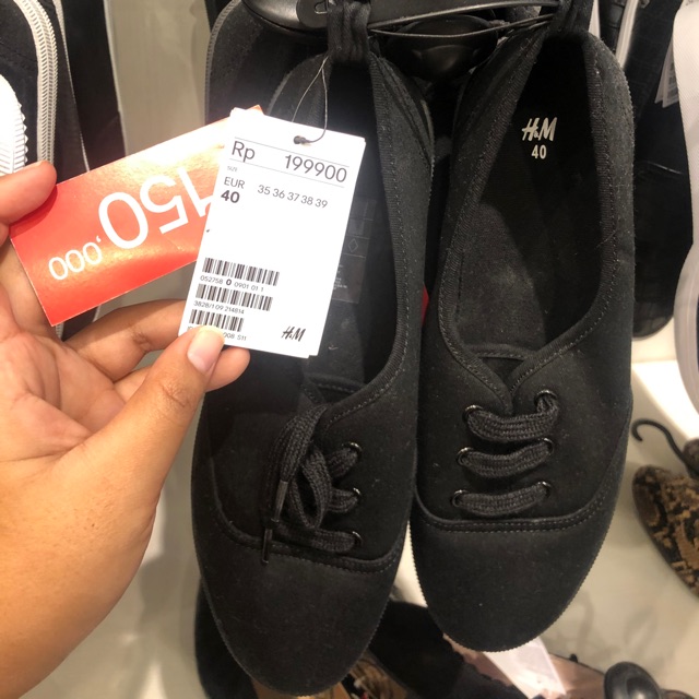 Sepatu h outlet & m