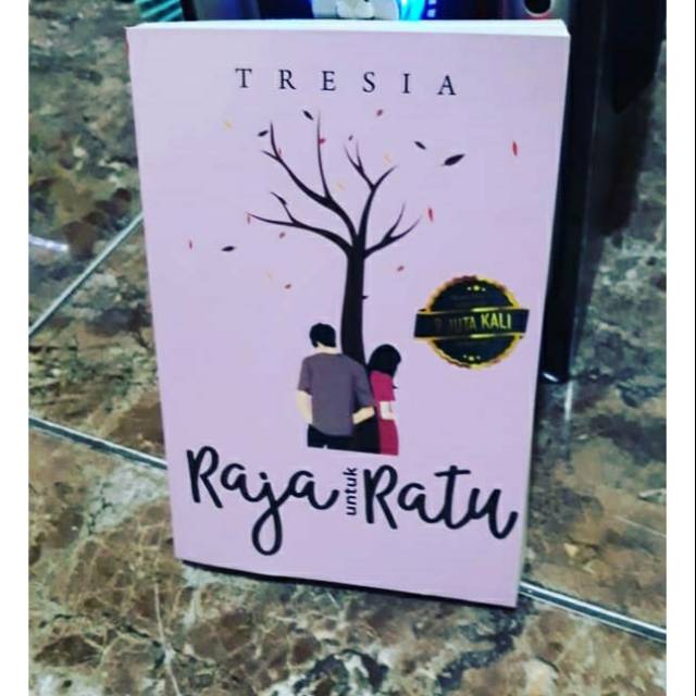 Jual Novel RAJA UNTUK RATU - Tresia | Shopee Indonesia