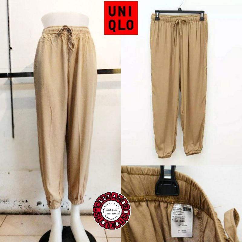 Celana Wanita Jogger Wanita Drape Pant Uniqlo**