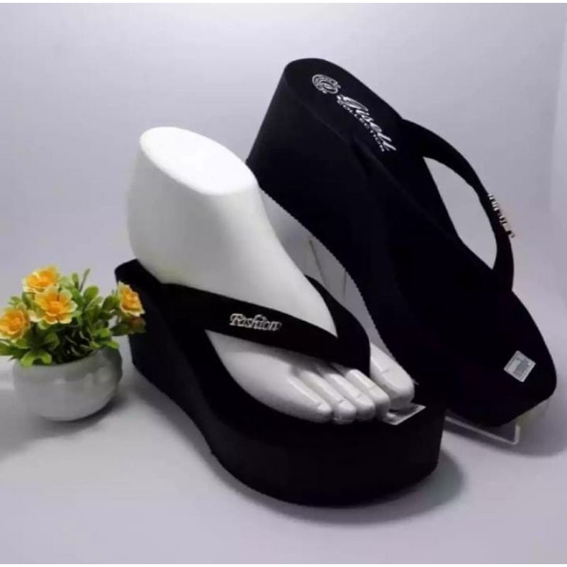 St. Yves Texture Braid Sandal Wedges Wanita main image 0