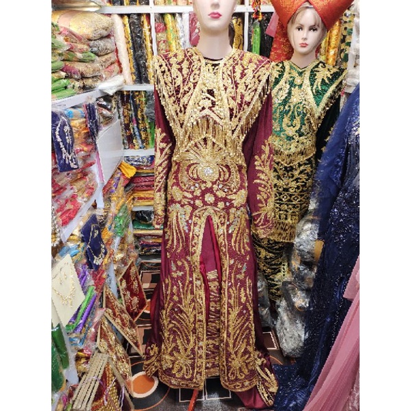 Jual baju penganten Minang model kebaya berekor langsung. | Shopee