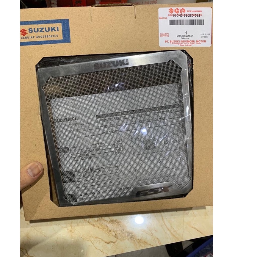 Jual COVER TUTUP RADIATOR GSX 150 R S 990H0-990BD-012 ASLI ORI SUZUKI ...