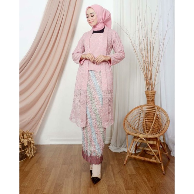 Jual Baju Kebaya Kutu Baru Astuti Sanjani Brukat Long Tunik Berkancing